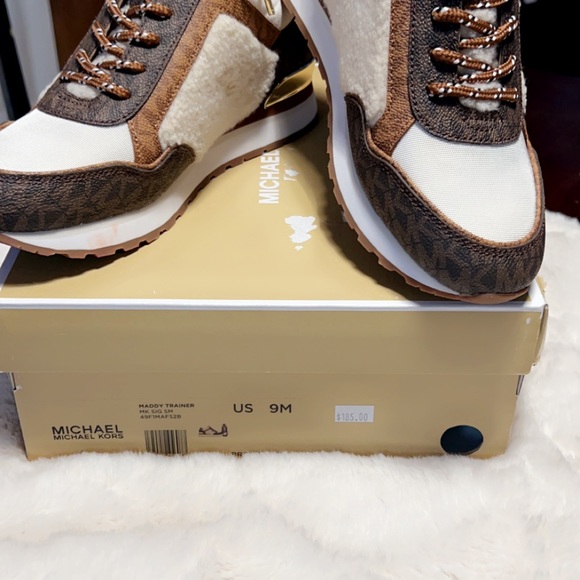 MICHAEL Michael Kors MADDY TRAINER MK Sig SM - Picture 2 of 5